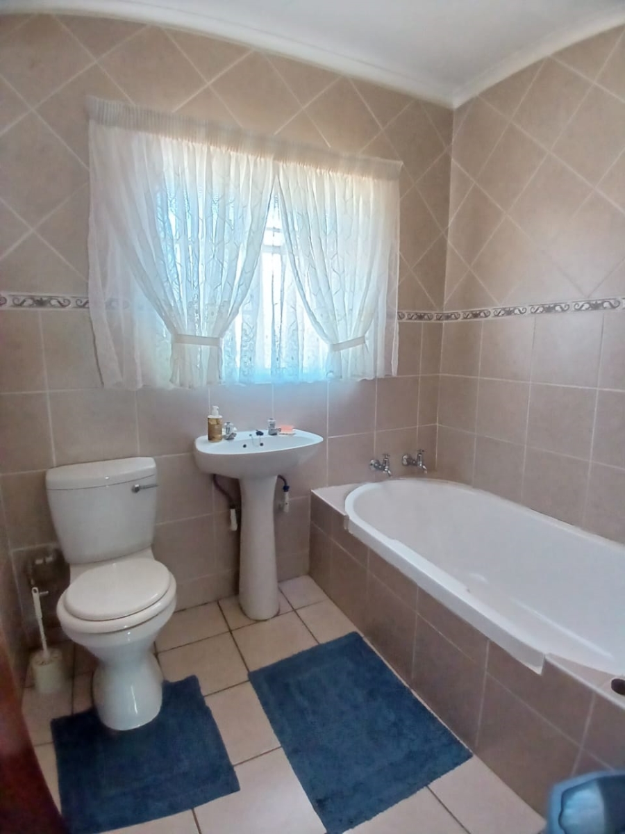 4 Bedroom Property for Sale in Vaalpark Free State